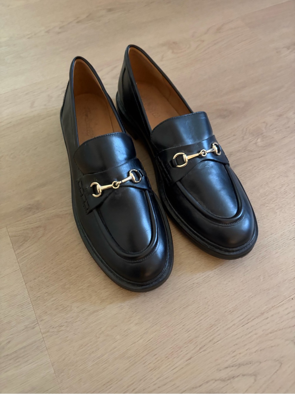 New Madewell Black Leather Loafers with Gold Horsebit